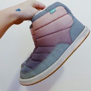 Sanuk Ombré Moon Boot size 8
